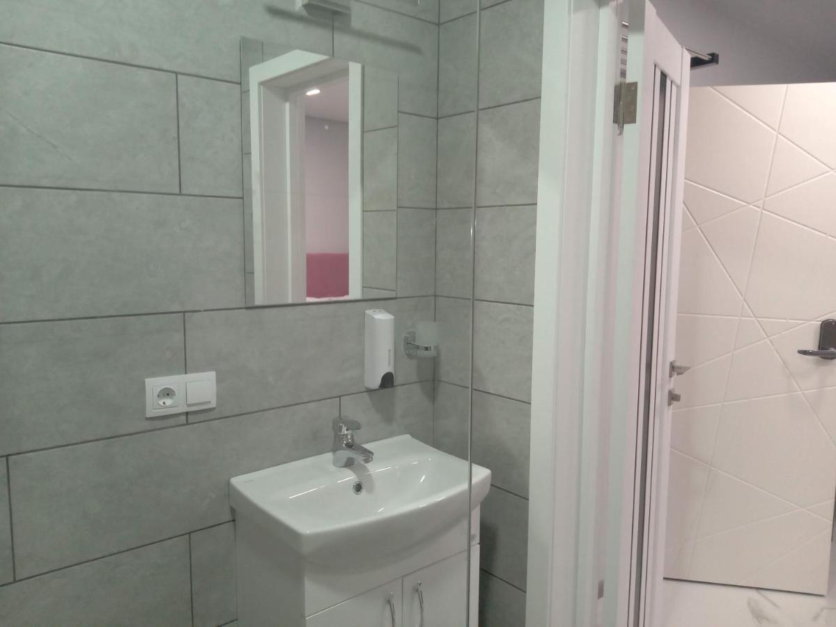 39 Apart Hotel Lviv Ngoại thất bức ảnh